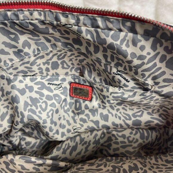 Guess bright orange satchel/Shoulder bag with gold tone hardwares. - Picture 14 of 16